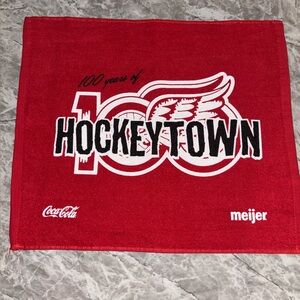 Detroit Red Wings Centennial “100 Years of Hockeytown” Opening Night Rally Towel